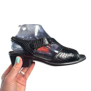 SAS Black Leather Croc Embossed Comfort Sandals 7.5 Cushioned Slingbacks